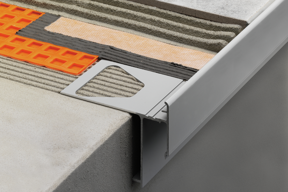 Schlüter-BARA-RAKEG Aussenecke 90Â° Randpr. grau met. H=15mm